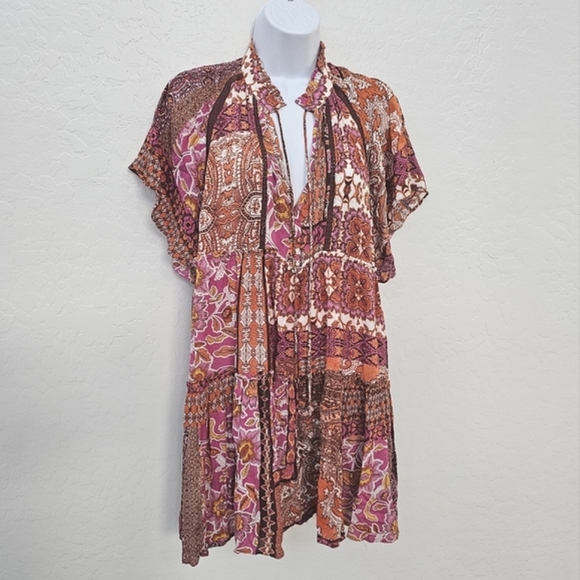 Olivaceous Dresses & Skirts - Olivaceous Floral Boho Dress Medium Pink Orange Short Sleeve Tie Neck Oversized